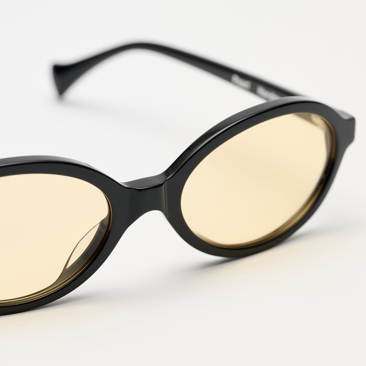 Pearl Black With Yellow Lens