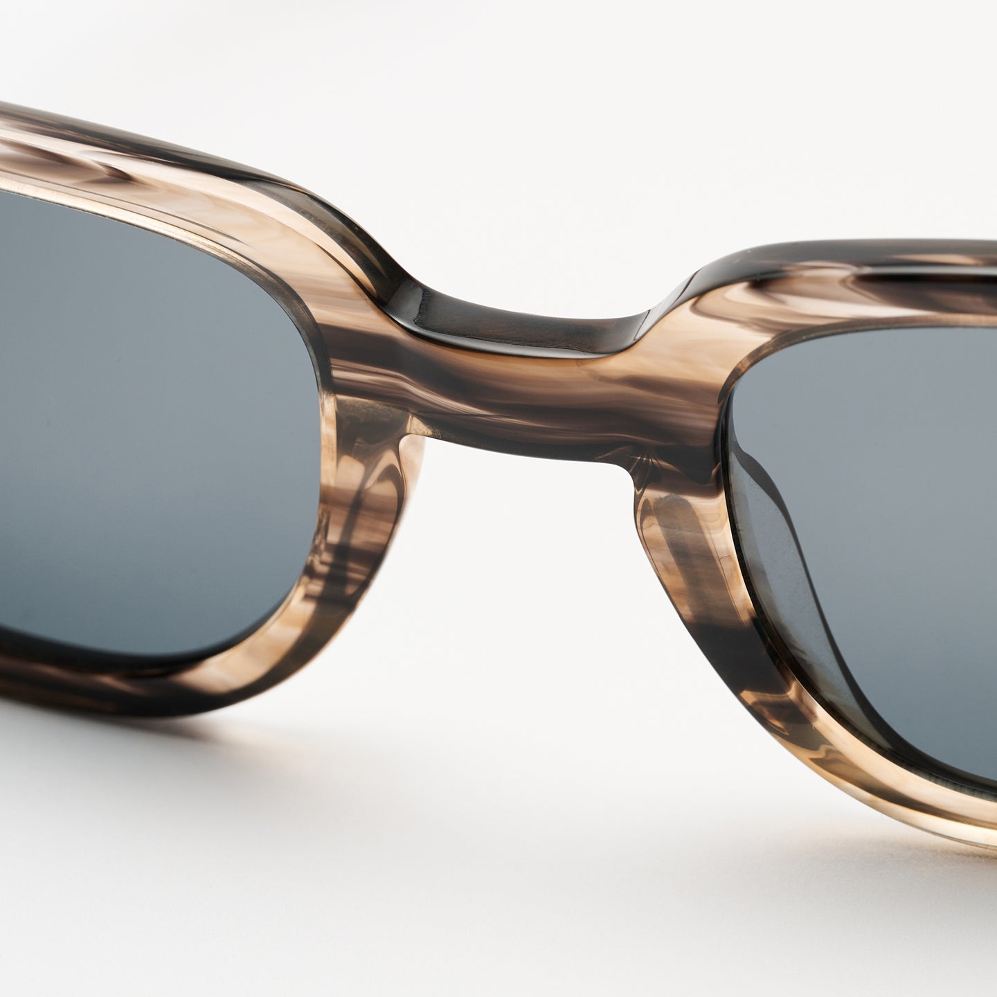 Pyle Black & White Smoke