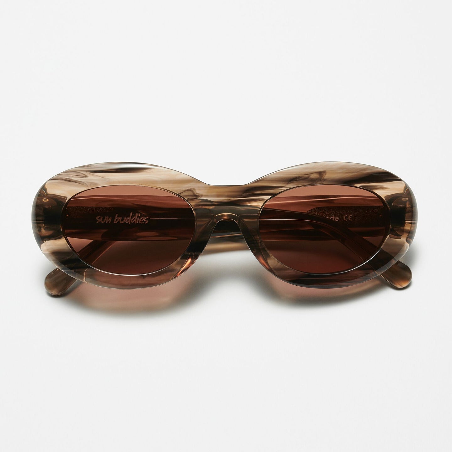 Courtney Black & White Smoke